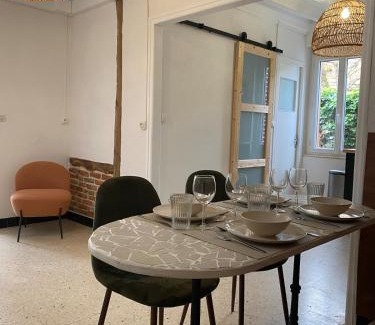 Le Vaudreuil Apartment | La Petite Luce
