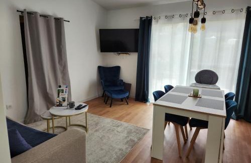 Les Hauts-de-Chee Apartment | La petite maison d'Adèle