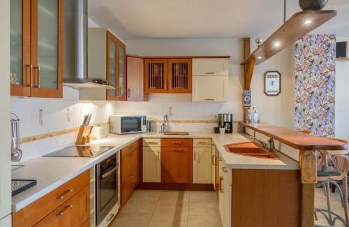 Saint-Jean-de-Braye Villa | La Petite Maison au calme - 2 chambres - à 200m des Bords de Loire