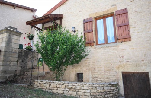 Salornay-sur-Guye House | La Petite Maison - SALORNAY SUR GUYE