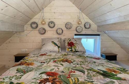 Marmagne Apartment | La petite maison d’Orphée