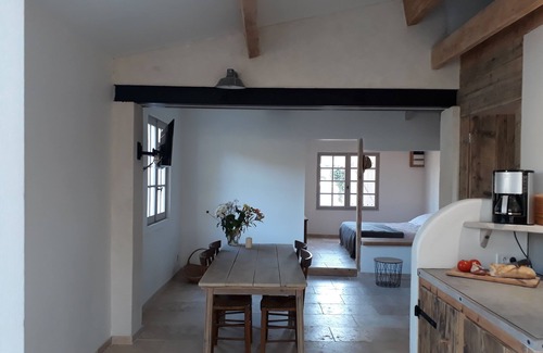 Chamaret House | La Petite Maison Dans Les Vignes