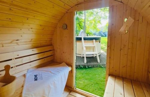 Croze House | La petite Maison du Bonheur & Jacuzzi
