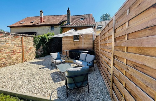 Loeuilly House | La Petite Maison