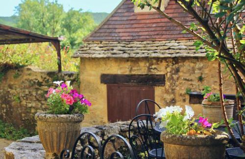 Beynac-et-Cazenac House | La Petite Maison- Fairytale Stay in Village Center