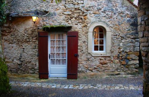 Beynac-et-Cazenac House | La Petite Maison- Fairytale Stay in Village Center