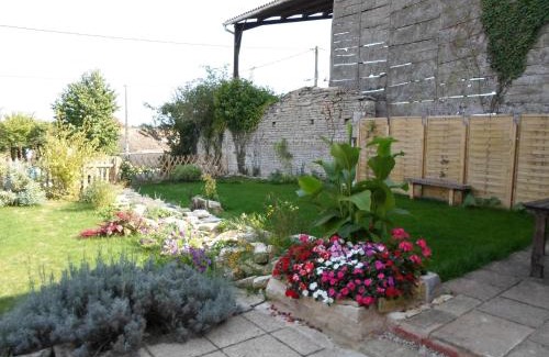 Crezieres House | La Petite Maison