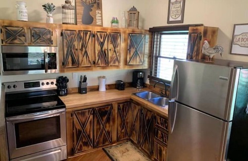 McCaysville Cabin | La Petite Maison - French Inspired Chalet
