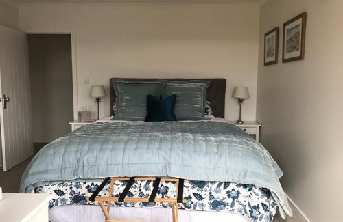 Havelock North Bed & Breakfast | La Petite Maison