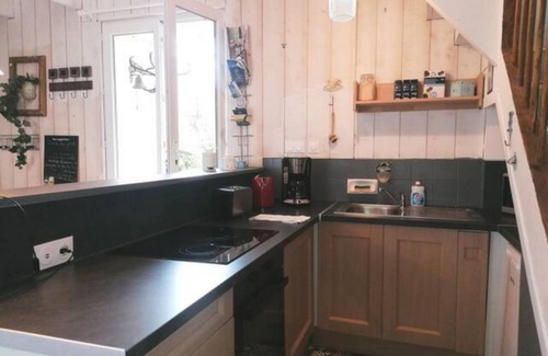 Le Ru House | La Petite Maison Rose