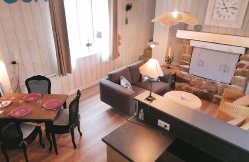 Le Ru House | La Petite Maison Rose
