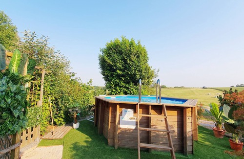 Boffles Cottage | La Petite Pâquerette Cozy 1 bedroom Cottage in the countryside. With woodburner!