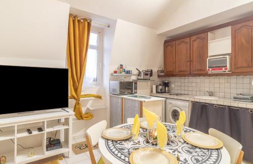 Dammarie Les Lys Apartment | La Petite Reine Blanche