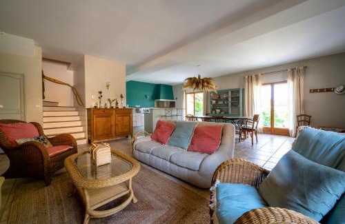 Saint-Verand Villa | La Petite Toscane en Beaujolais