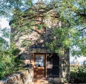 Hurigny Apartment | La Petite Tour du Château de Salornay