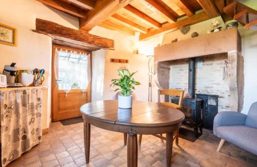 Hurigny Apartment | La Petite Tour du Château de Salornay