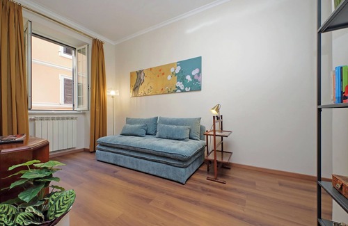 Tiberio House | La Petite Urbana Apartment