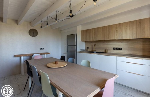 Loubeyrat House | La Pierre de Loubeyrat