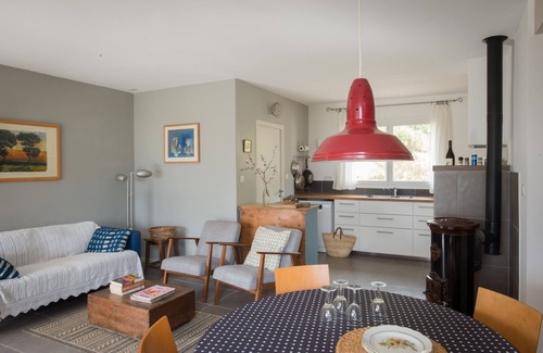 Babeau-Bouldoux House | La Pineda, with lovely views over the vineyards of St Chinian