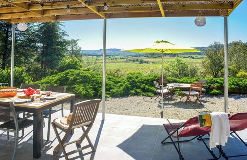 Babeau-Bouldoux House | La Pineda, with lovely views over the vineyards of St Chinian