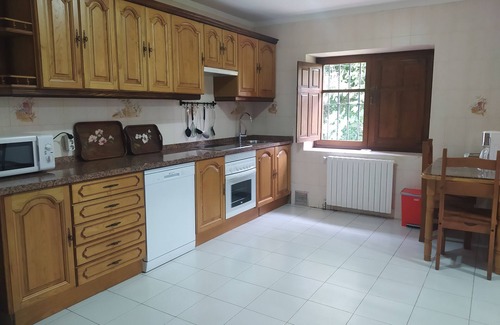Villahormes Cottage | La Piniella Village House for 10 people
