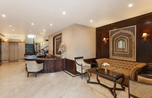 Hazratganj Hotel | La Place Sarovar Portico