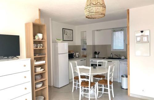 Sanary-sur-Mer Apartment | La plage, calme et jardin