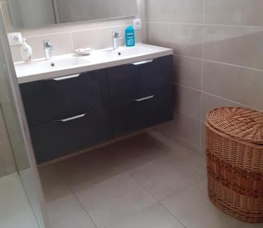 Saint-Clement-de-Riviere Apartment | La plaine