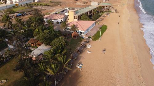 Lome Hotel | La Playa Beach Resort & Restaurant