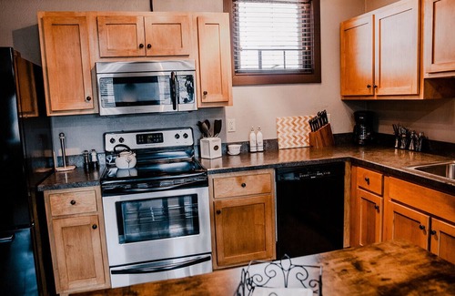 Salina Apartment | La Plaza-corporate housing- monthly discounts!