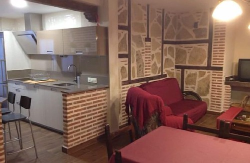 Navaluenga House | La Plazuela Navaluenga in the center of Navaluenga, very refurbished and comfortable.