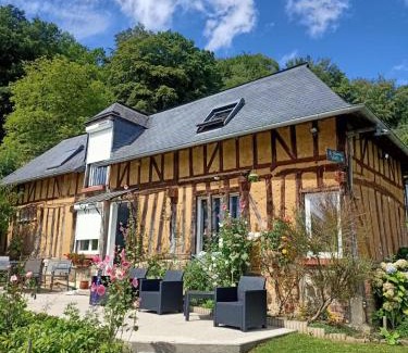 Authou House | La Pomme Verte