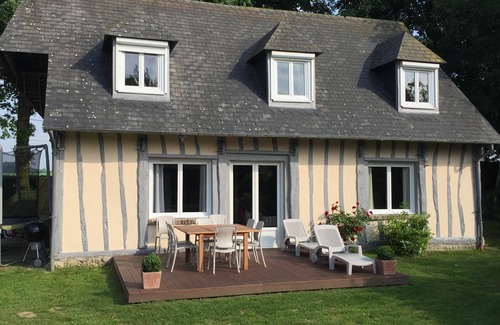 Villainville Villa | La Porte d'Amont, gîte 8 p piscine partagée - Book on auxportesdetretat fr