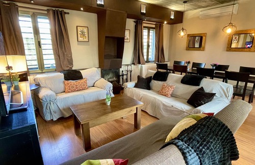 Madarcos House | La Posada is a very spacious building, with a lot of history, recently rehabilitated for tourism