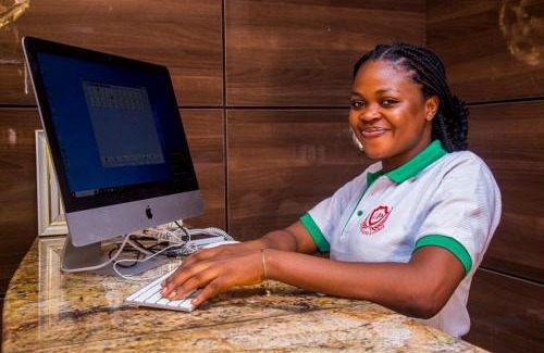 Surulere Hotel | LA POSH HOTEL AND LOUNGE Coker