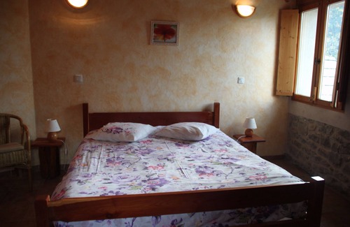 Saint-Jean-Saint-Nicolas Bed & Breakfast | La Primholstein double room