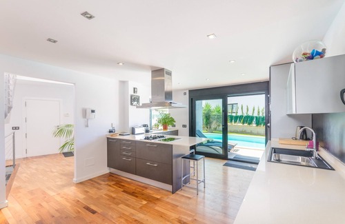 Sa Torre Villa | LA PRIMERA - Modern chalet with private pool near the golf course. Free WiFi