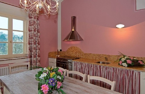Montecarlo Villa | La Principessa Tuscan farmhouse with pool on wine road of Montecarlo-Lucca