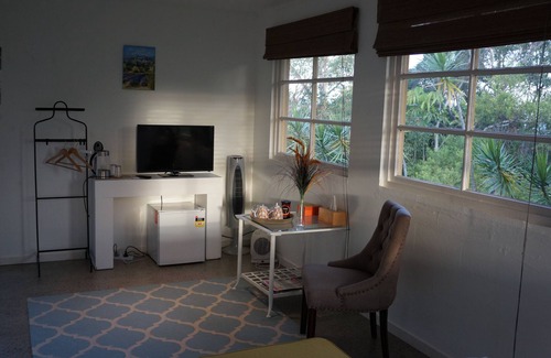 Terranora Cottage | La Provence Cottage near Coolangatta and Byron Bay