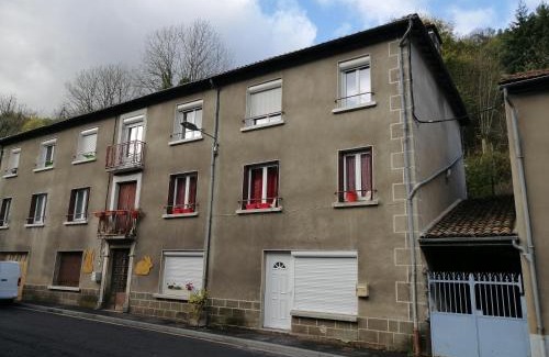 Ferrieres-Saint-Mary Apartment | La Prunelle 1