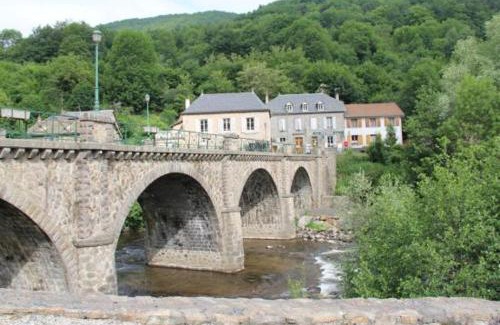 Ferrieres-Saint-Mary Apartment | La Prunelle 1