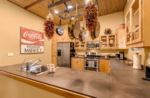 Tucson House | La Puerta Azul - Stunning Desert Retreat Pool Spa