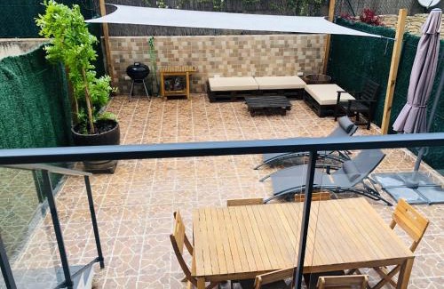 Viana House | La Puerta de Viana, con desayuno, piscina y posibilidad Visita a bodega!