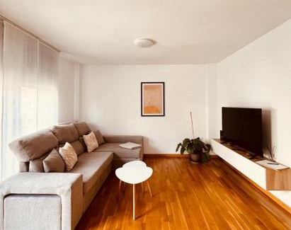 Viana House | La Puerta de Viana, con desayuno, piscina y posibilidad Visita a bodega!