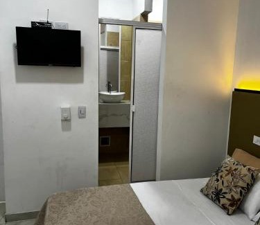 Ricaurte Hotel | La Puerta del Ángel LOW COST