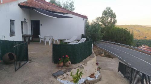 Villanueva del Conde House | La puerta el sol