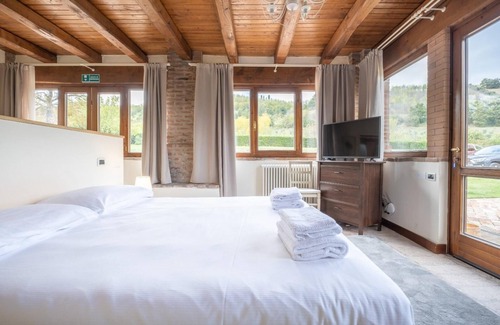 Sasso Marconi Bed & Breakfast | La Quercia-Entire Villa