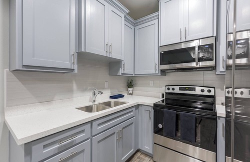 Palmhurst Apartment | La Querencia on Zinnia w/Fast Wifi & dedicated work space - Pet Friendly!