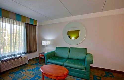 Winston - Salem Hotel | La Quinta by Wyndham Winston-Salem