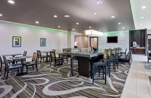 Wellborn Hotel | La Quinta by Wyndham College Station South